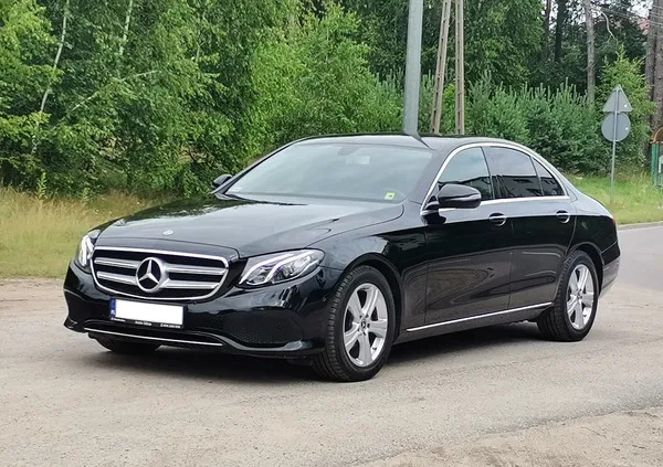 samochody osobowe Mercedes-Benz Klasa E cena 117000 przebieg: 180000, rok produkcji 2017 z Augustów